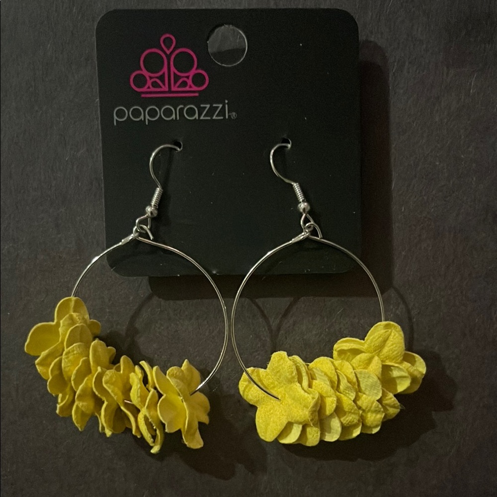 NWT Yellow Floral Hoop Earrings(Last One)